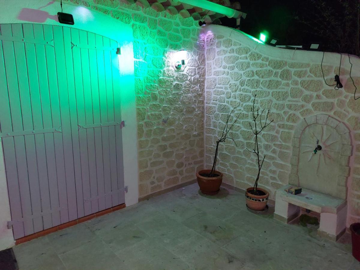 Suite 30 M2 Ideale Pour 2 Personnes Flassans-sur-Issole Εξωτερικό φωτογραφία